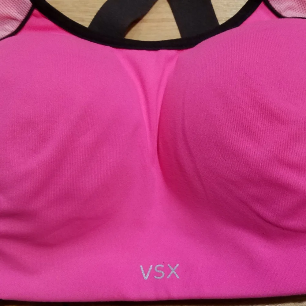 VICTORIA’S SECRET VSX Sport Racerback Sports Bra Size 34C - Picture 9 of 9